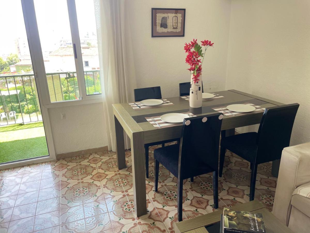 Nice Apartamen 滨海略雷特 外观 照片